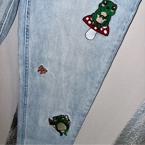 Hot Topic Jeans Frog Mushroom Embroidered Chic Y2K Women’s Sz9 Cute‎ Casual - Picture 11 of 12